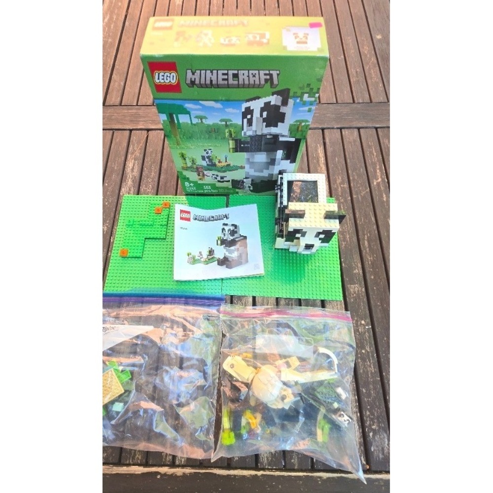 LEGO Minecraft The Panda Haven Set 21245 Built Complete w/ Box & Manual